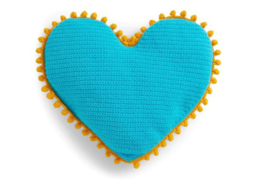 crochet heart pillow 